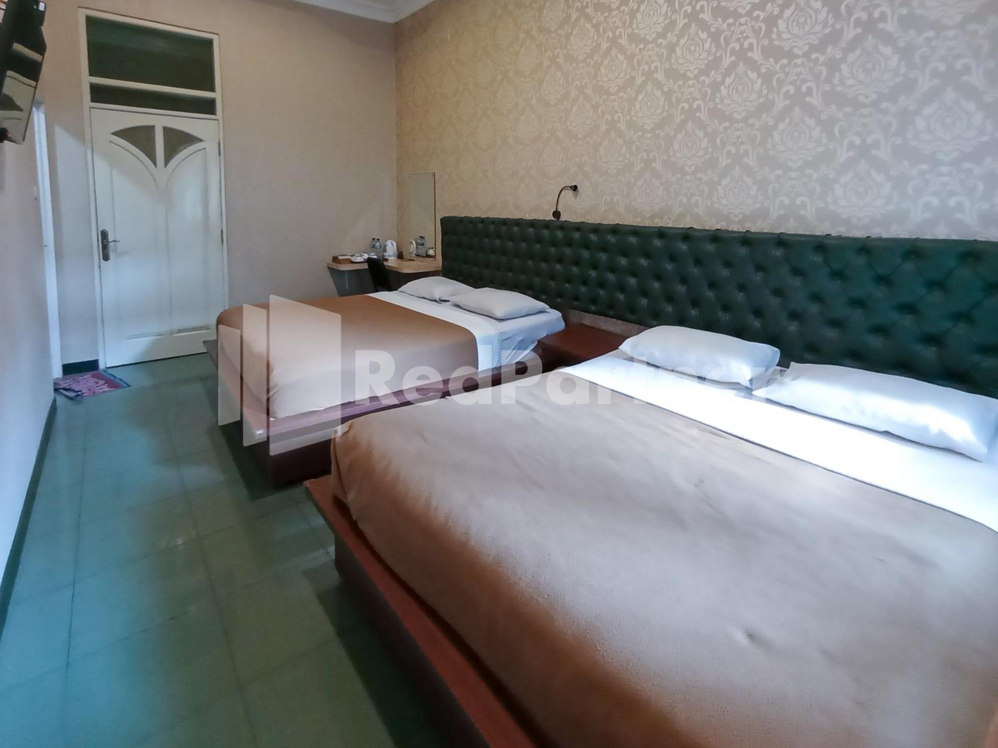 Nillo Hotel Kebumen Mitra Reddoorz Esterno foto