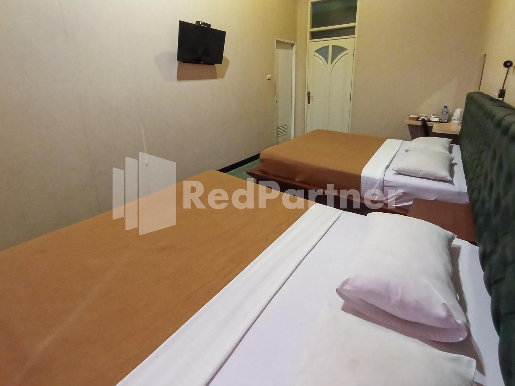 Nillo Hotel Kebumen Mitra Reddoorz Esterno foto