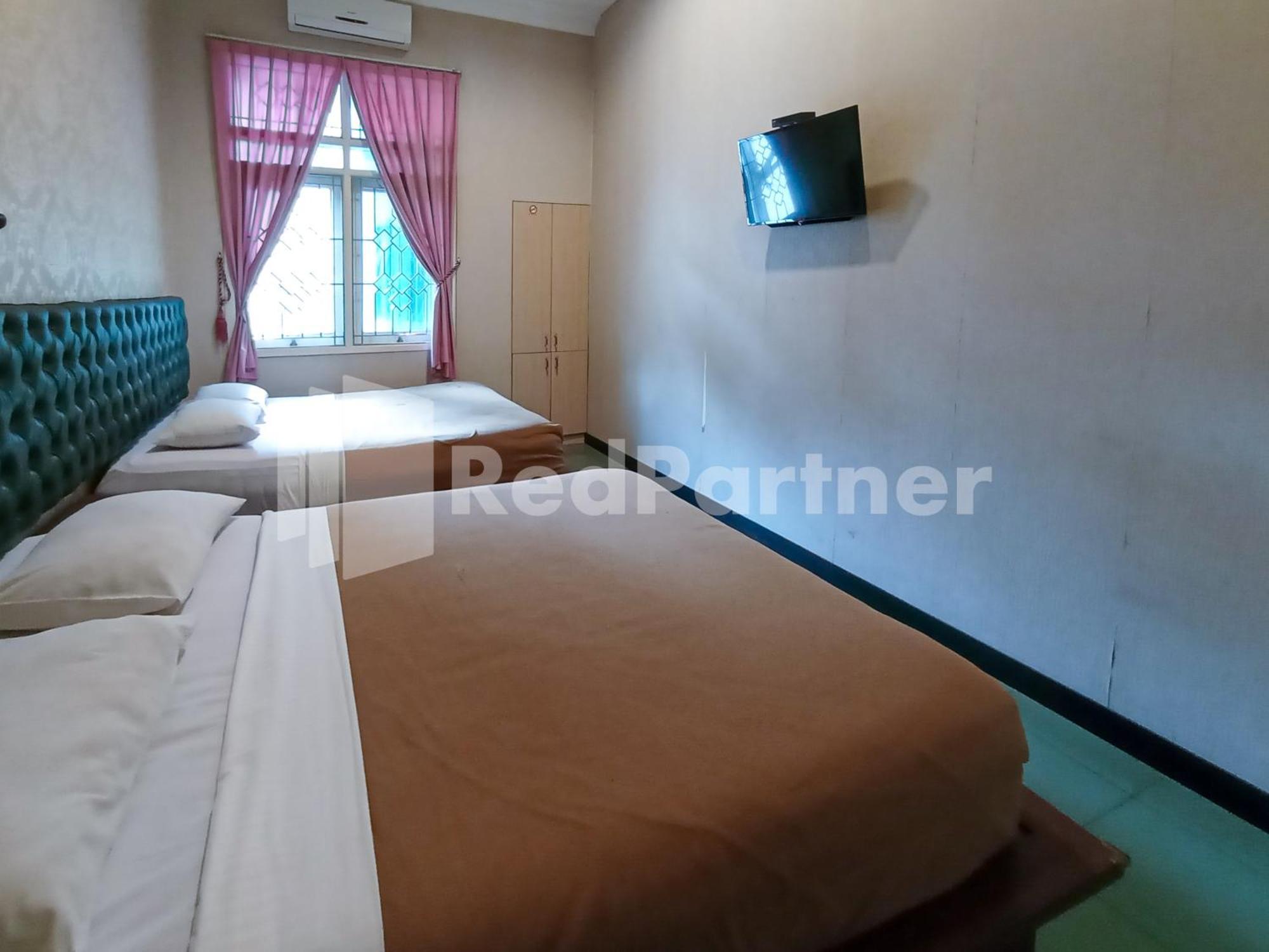 Nillo Hotel Kebumen Mitra Reddoorz Esterno foto