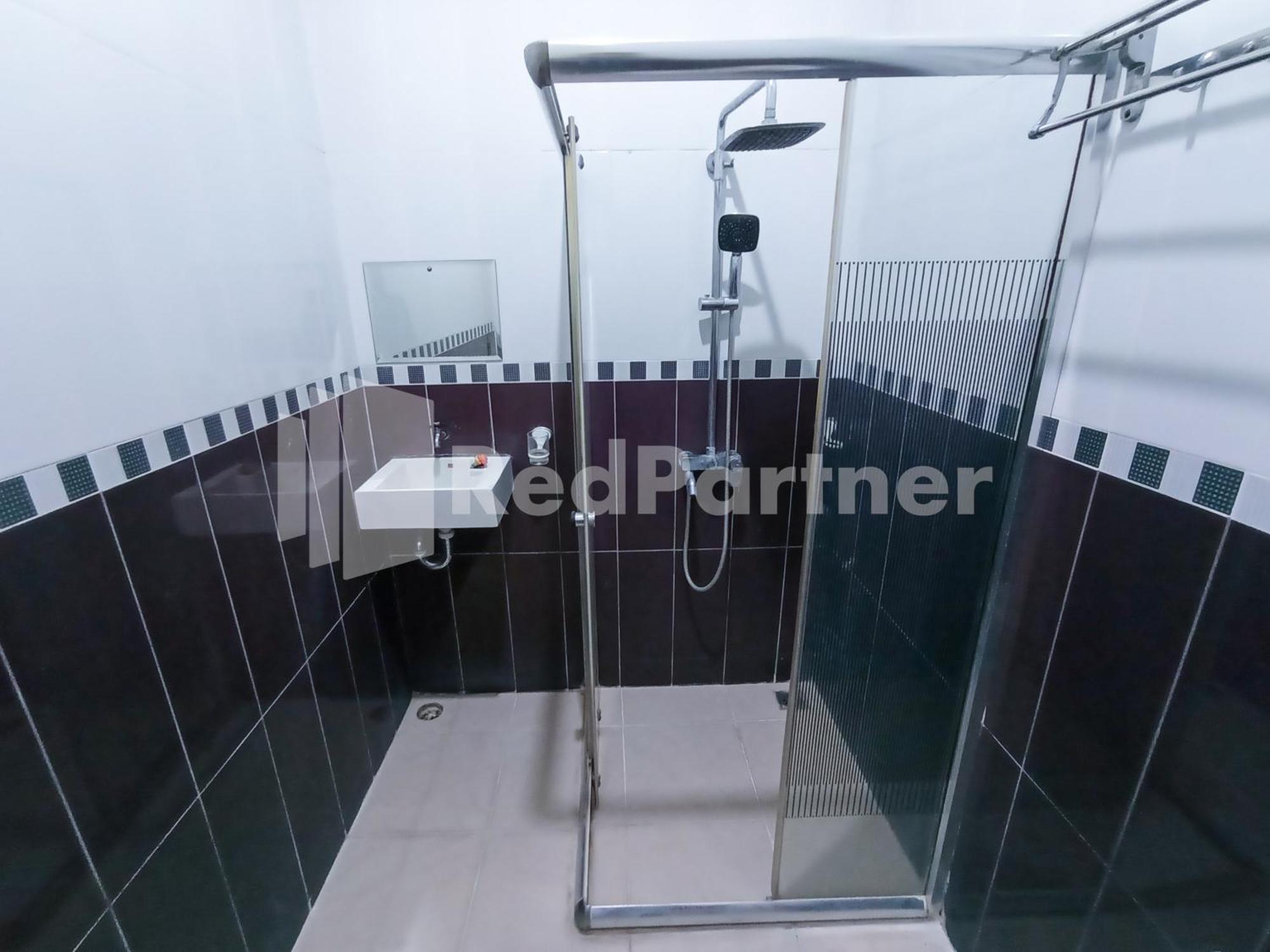 Nillo Hotel Kebumen Mitra Reddoorz Esterno foto