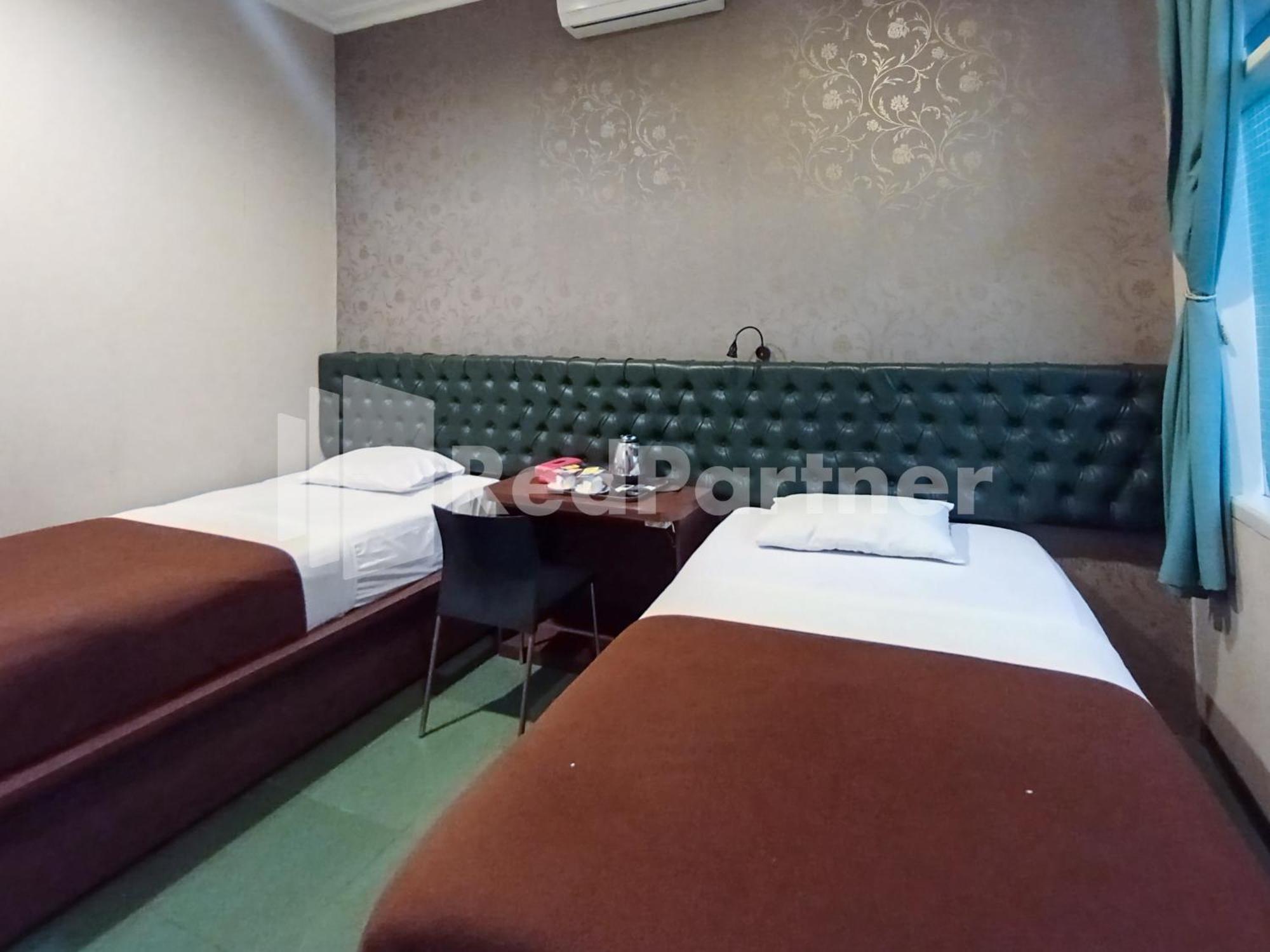 Nillo Hotel Kebumen Mitra Reddoorz Esterno foto