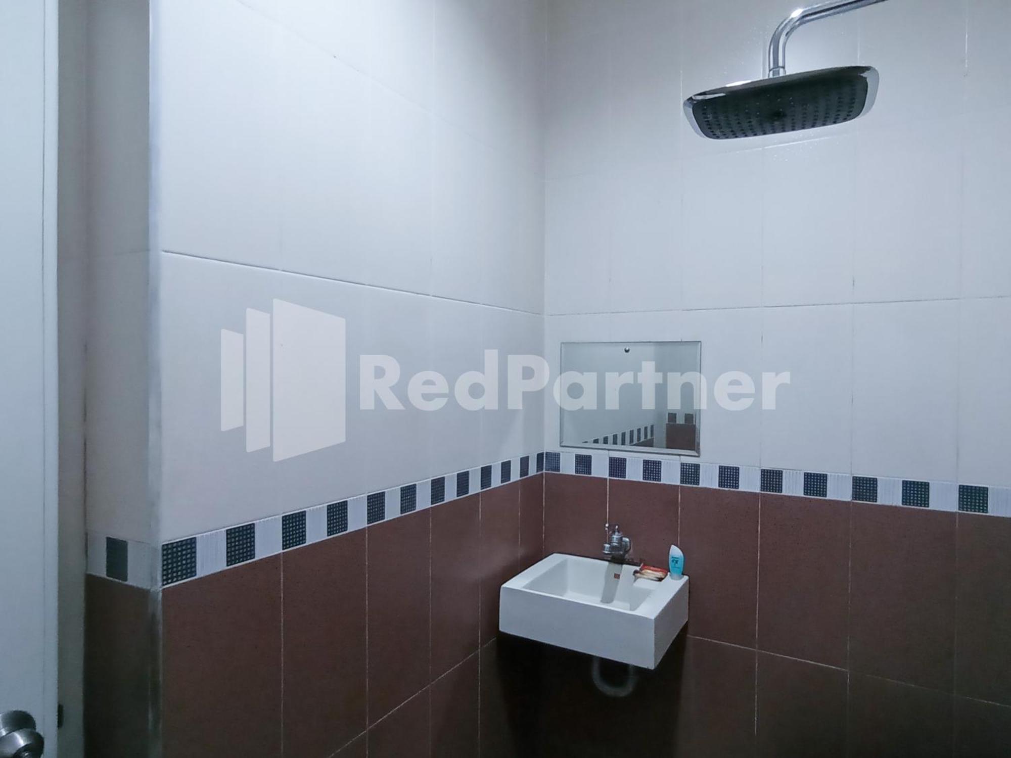 Nillo Hotel Kebumen Mitra Reddoorz Esterno foto