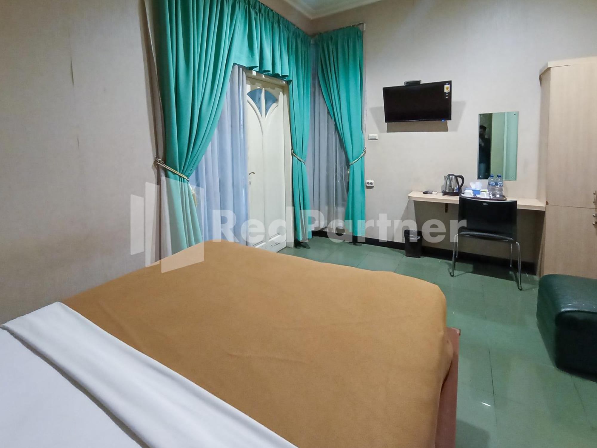 Nillo Hotel Kebumen Mitra Reddoorz Esterno foto