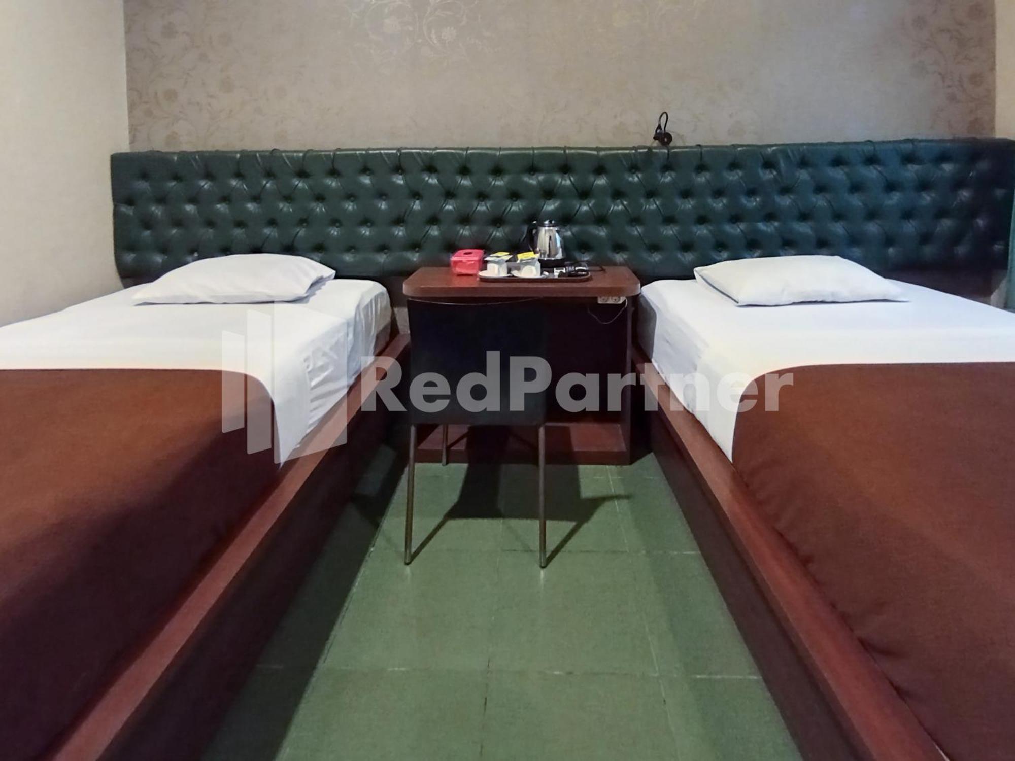Nillo Hotel Kebumen Mitra Reddoorz Esterno foto