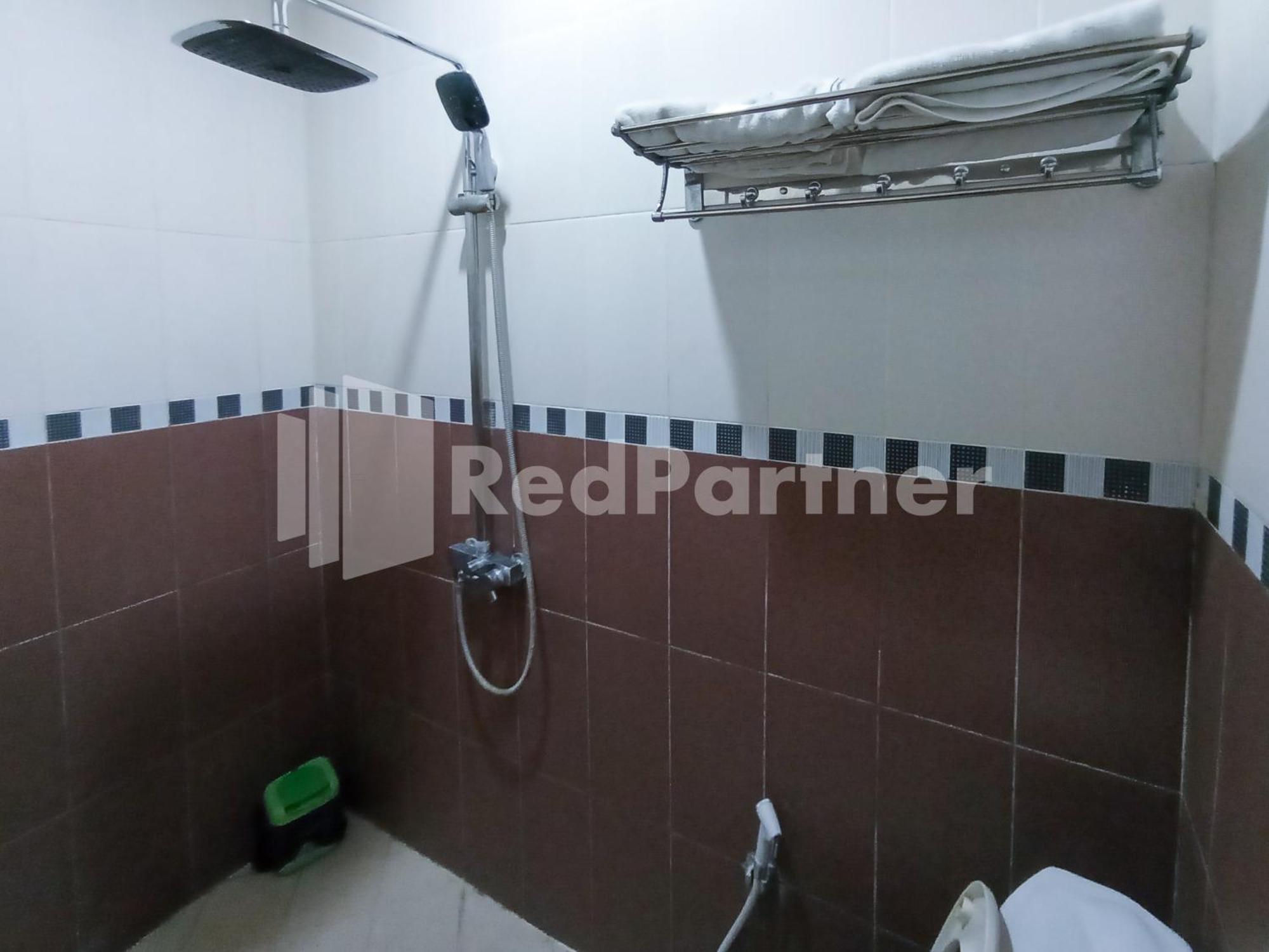 Nillo Hotel Kebumen Mitra Reddoorz Esterno foto