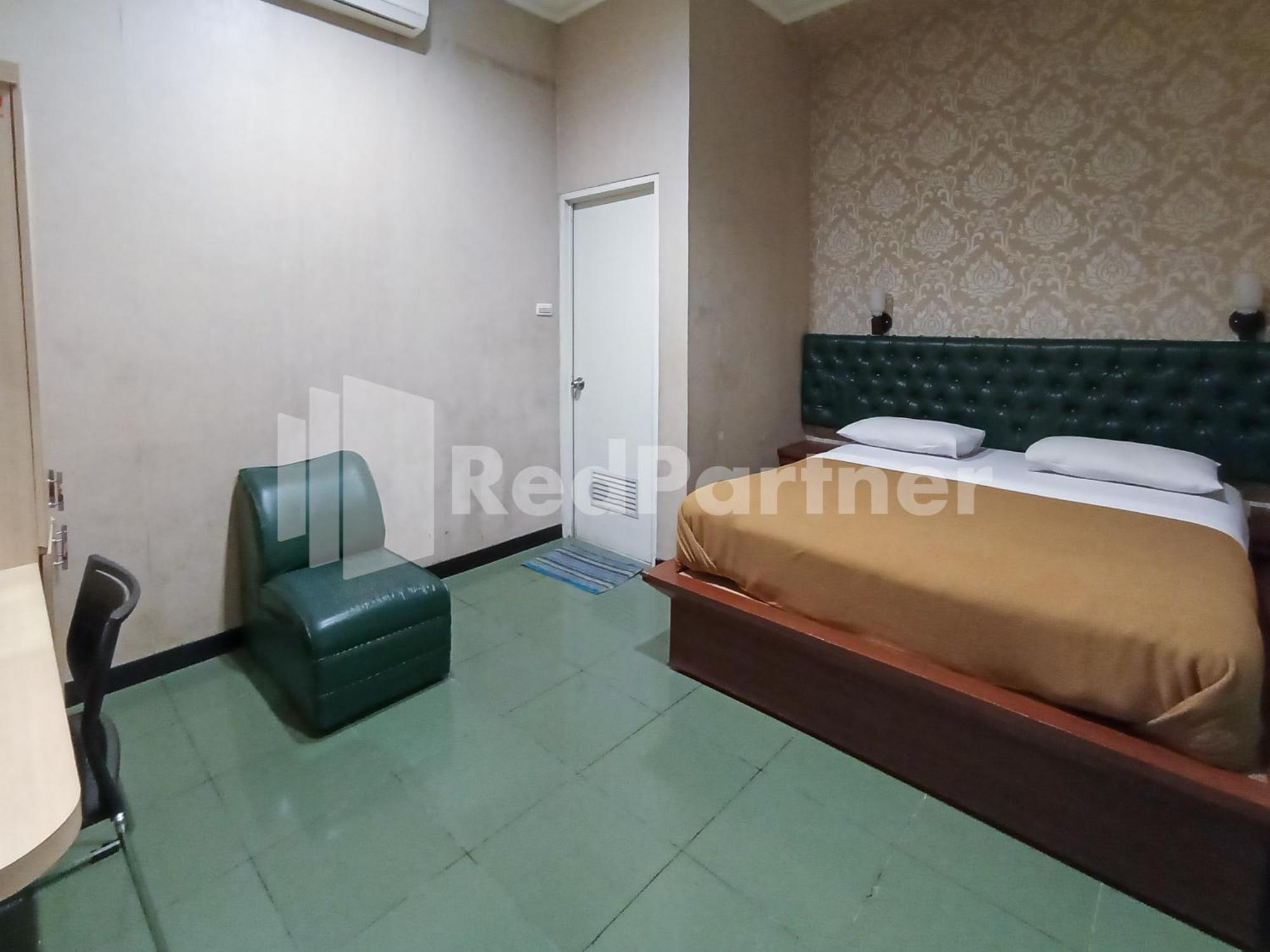 Nillo Hotel Kebumen Mitra Reddoorz Esterno foto