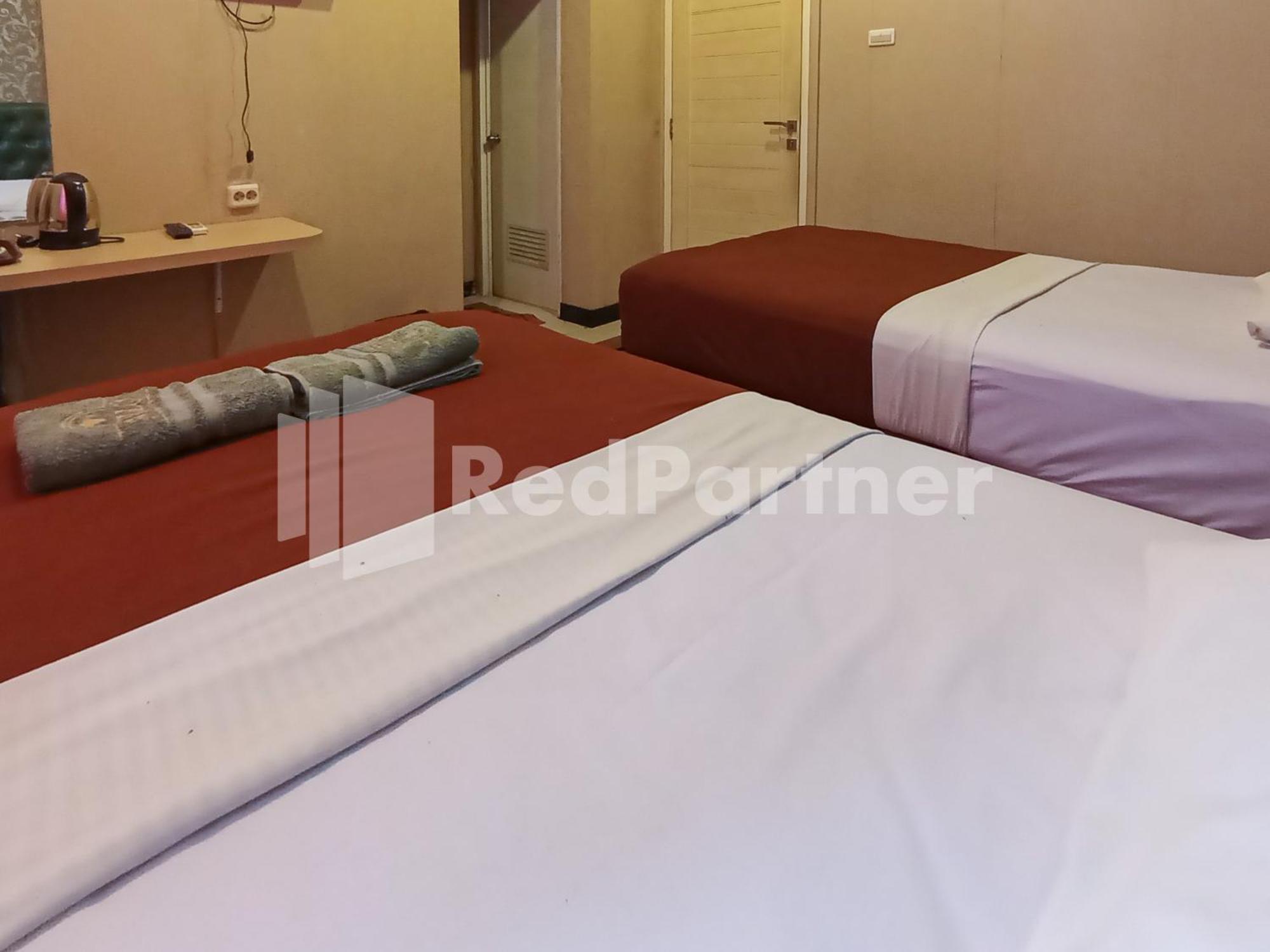 Nillo Hotel Kebumen Mitra Reddoorz Esterno foto