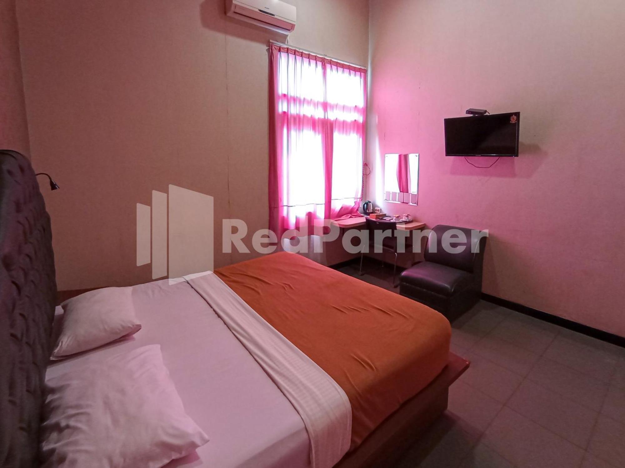 Nillo Hotel Kebumen Mitra Reddoorz Esterno foto