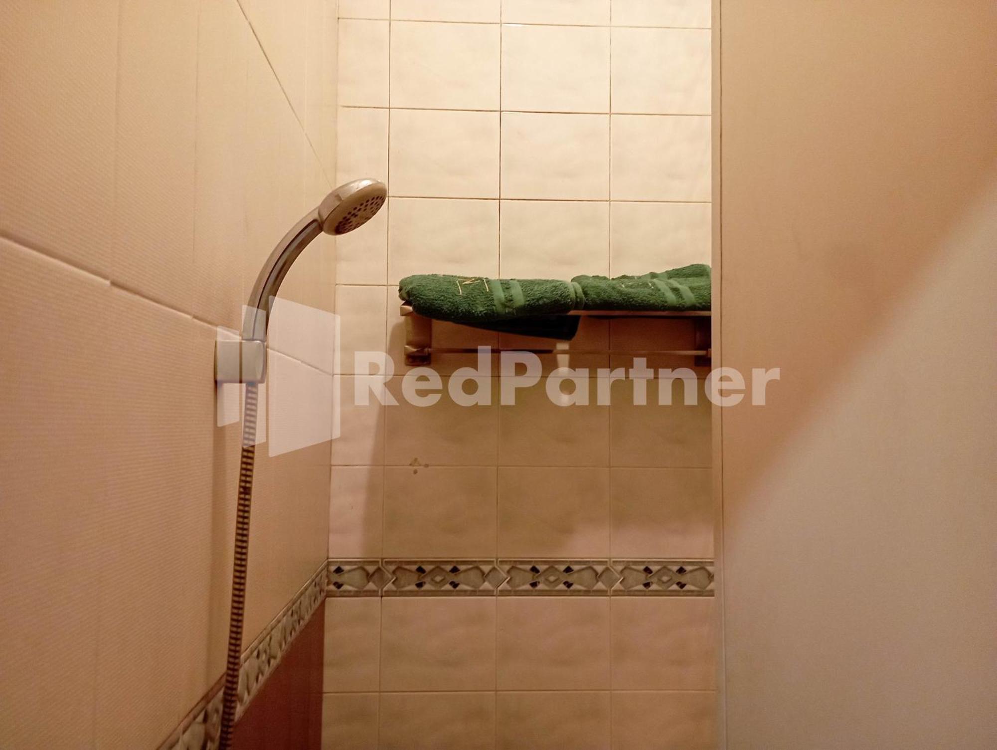 Nillo Hotel Kebumen Mitra Reddoorz Esterno foto