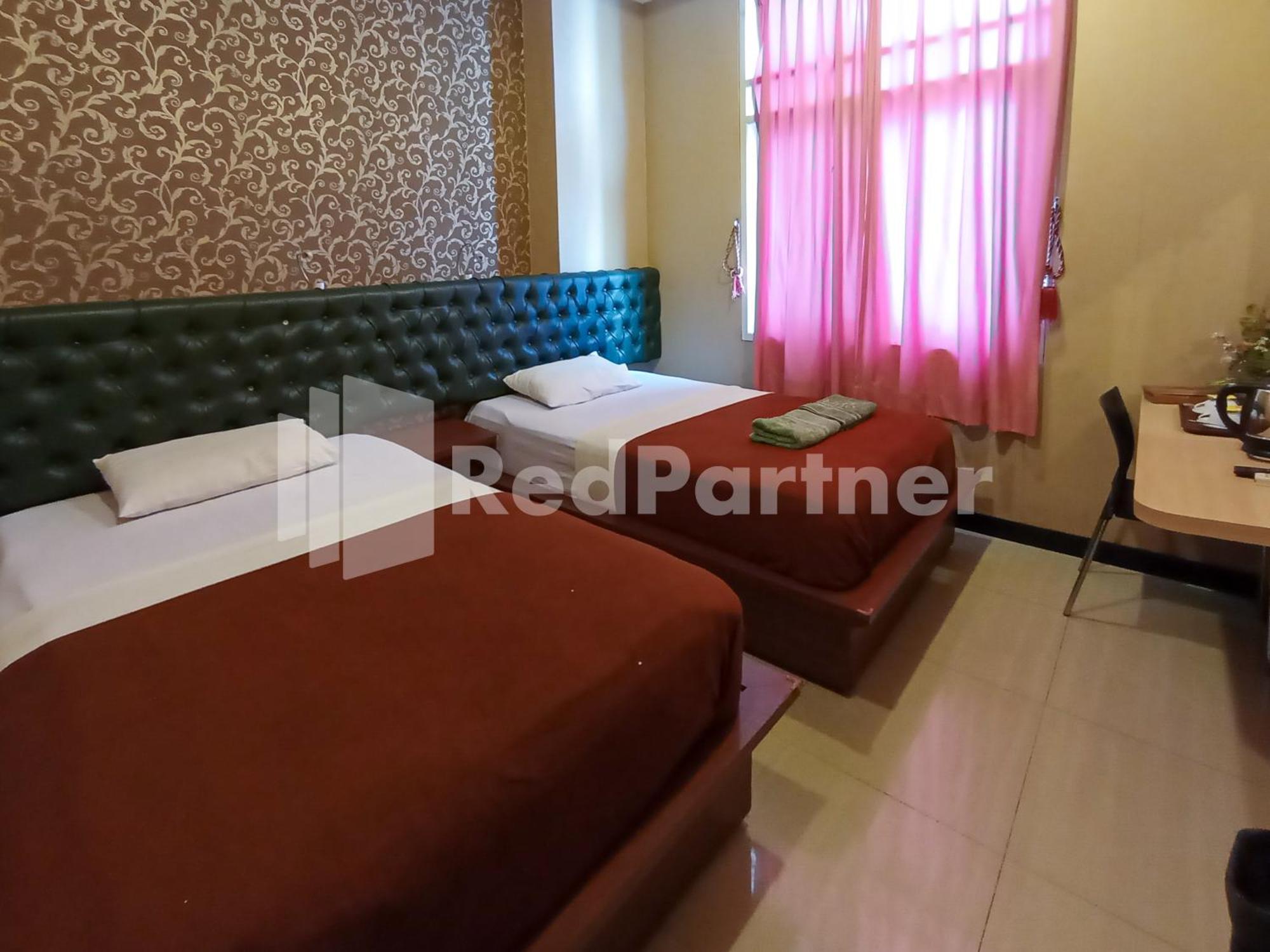 Nillo Hotel Kebumen Mitra Reddoorz Esterno foto