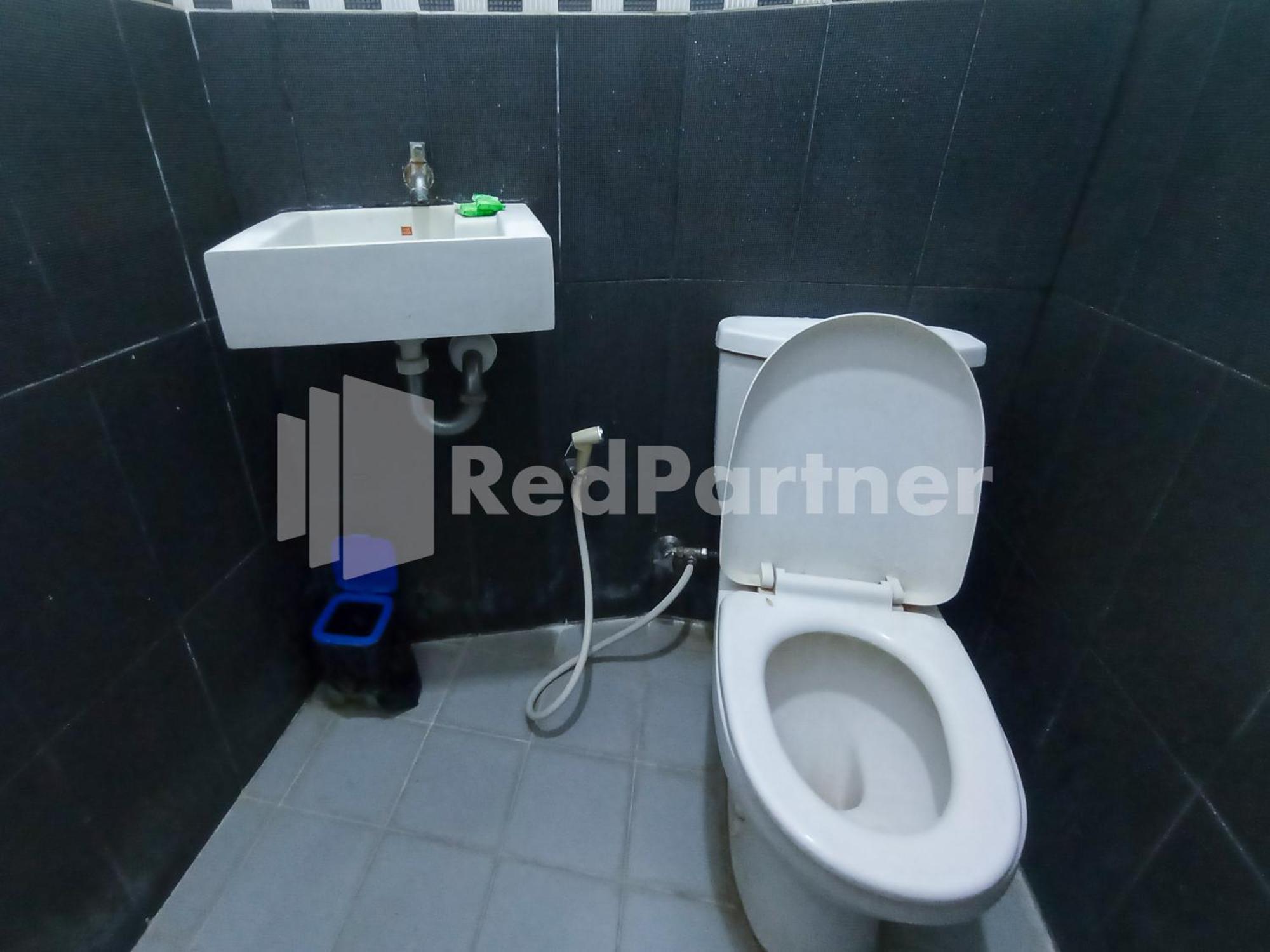 Nillo Hotel Kebumen Mitra Reddoorz Esterno foto