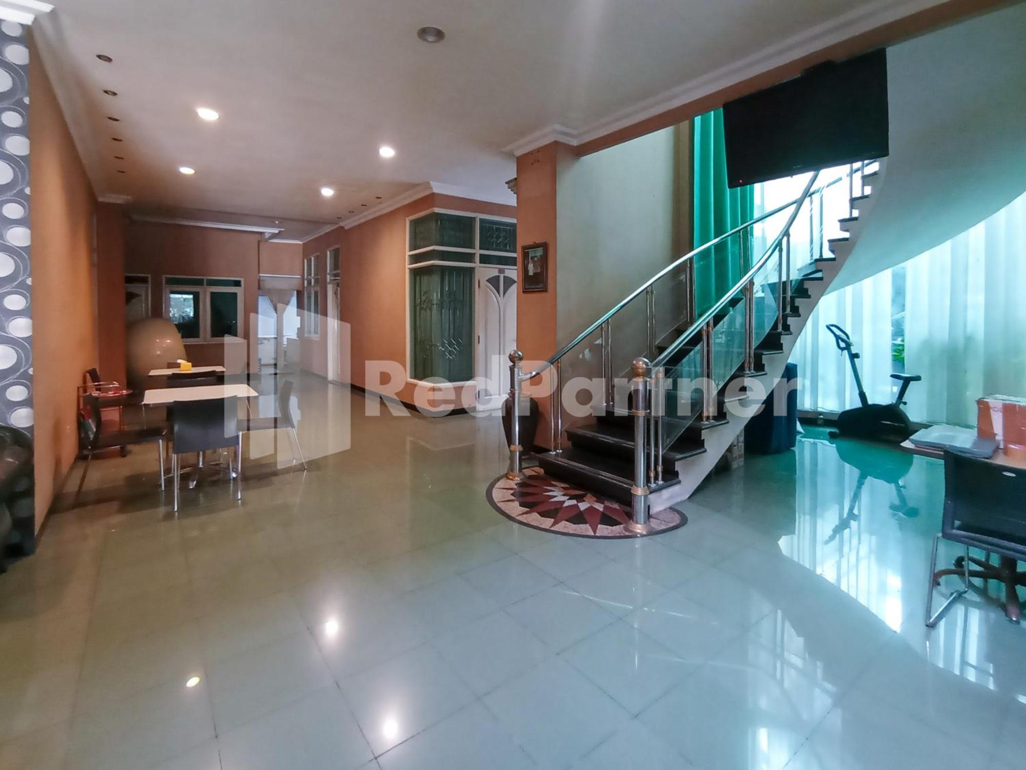 Nillo Hotel Kebumen Mitra Reddoorz Esterno foto